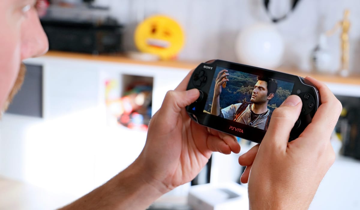 PS Vita: la consola que Sony mató pero que la comunidad no dejó morir